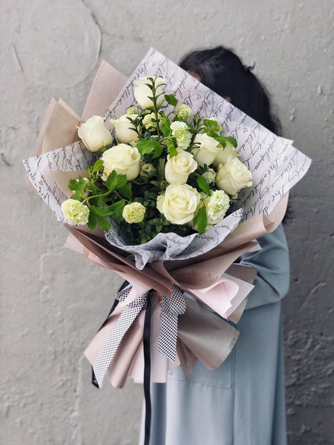 Dozen White Rose Bouquet